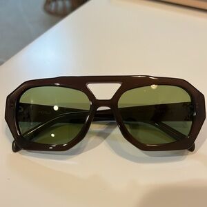 VEHLA River Geometric Sunglasses with box!